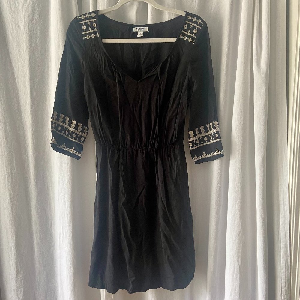 Old Navy Black and Cream 3/4 Sleeve Dress